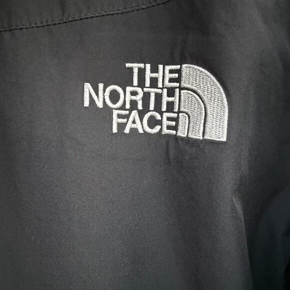 The North Face HyVent Waterproof Shell Jacket in Black Women's M - Picture 4 of 10